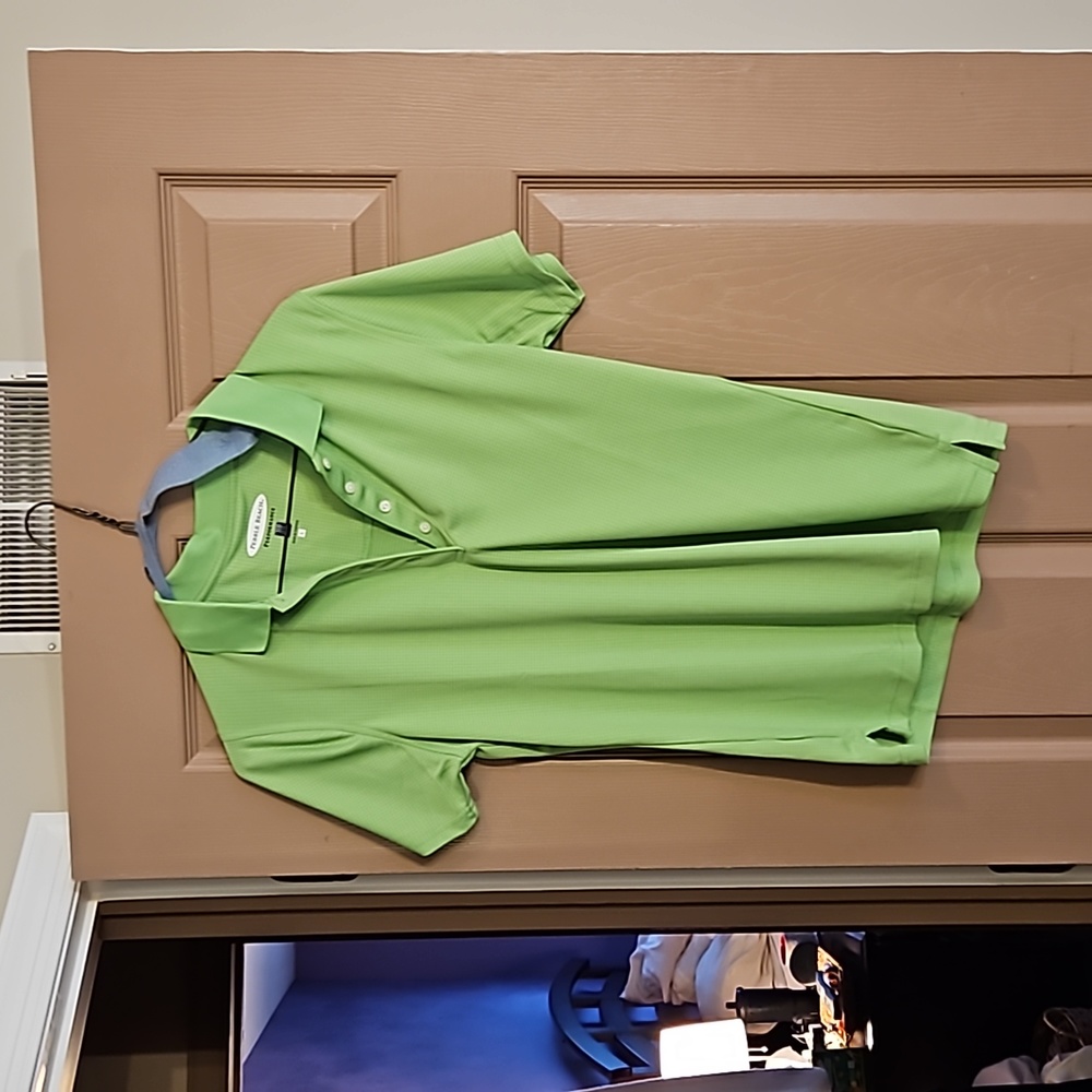 Golf shirt green